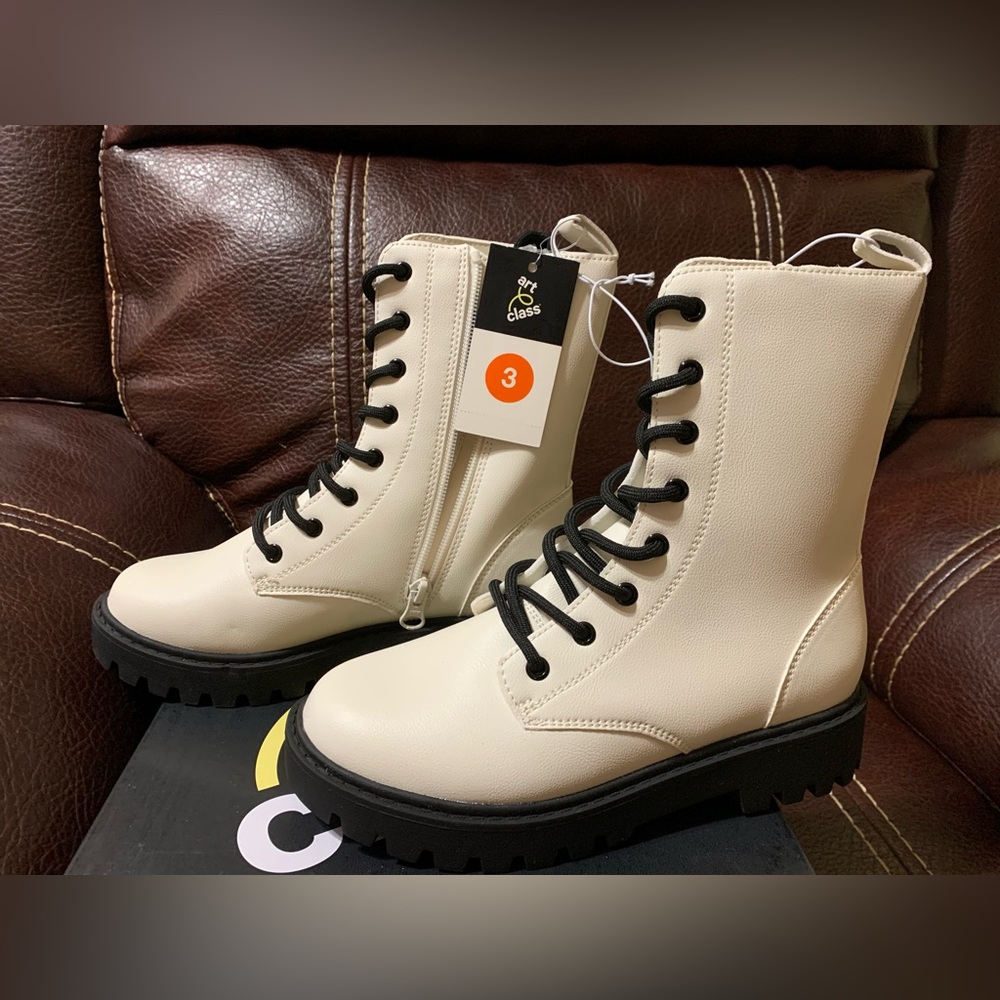 Art Class Perry suze 3 big girl’s zip up boots NWT’s